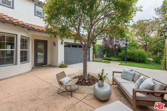 4110 Prado De Los Zorros, Calabasas CA: https://media.crmls.org/mediaz/d4b11684-0a89-436a-aa01-cfc036950a3e.jpg