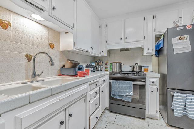 2210 San Blas Court, Modesto CA: https://media.crmls.org/mediaz/d4b1db28-2665-435a-8589-54047cdac03d.jpg