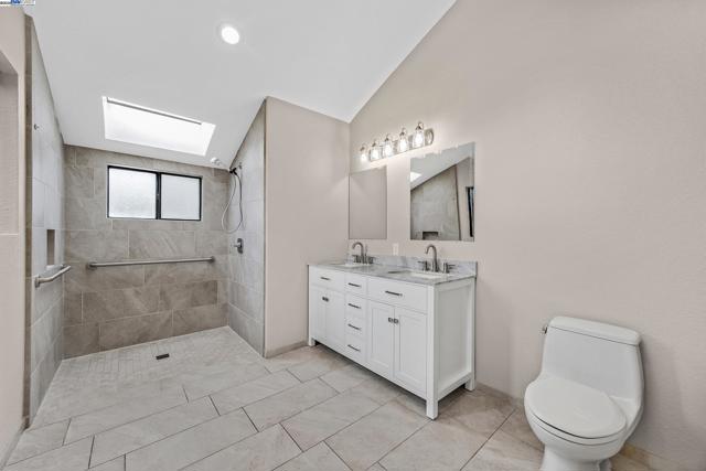 1116 Vista Point Ln, Concord CA: https://media.crmls.org/mediaz/d4b2a255-9535-428b-bcfb-59cb698822f6.jpg