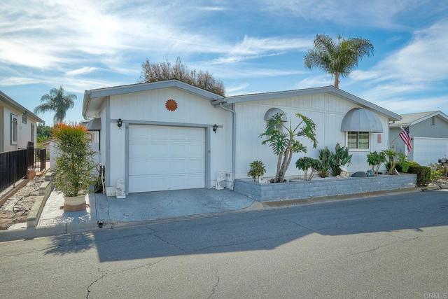 Detail Gallery Image 3 of 44 For 1146 via Santa Paulo, Vista,  CA 92081 - 3 Beds | 2 Baths