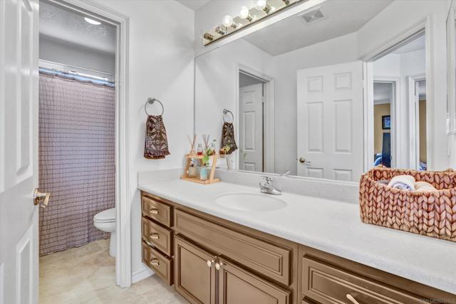 2816 Weeping Willow Rd, Chula Vista CA: https://media.crmls.org/mediaz/d4b3b3e6-207b-435a-969c-c7e5094cadcf.jpg