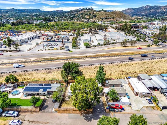 12244 Lakeshore Drive, Lakeside CA: https://media.crmls.org/mediaz/d4b3c157-93ed-4703-8735-9b0a9bf0e97a.jpg