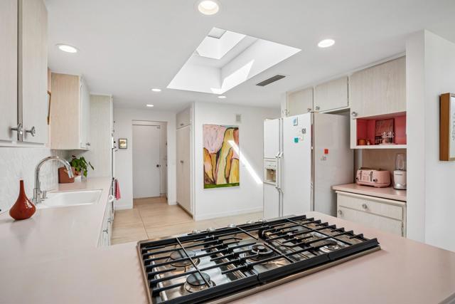 2320 Paseo Del Rey, Palm Springs, CA 92264