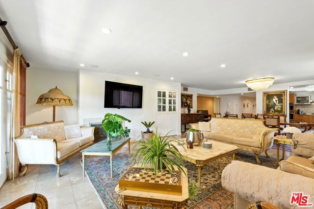 1310 Roxbury Drive, Los Angeles CA: https://media.crmls.org/mediaz/d4b422b3-d621-4681-b764-5f50cf09bb4b.jpg