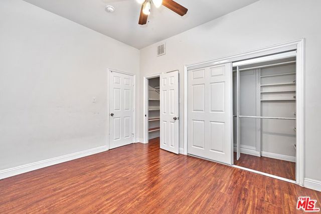 1147 S Mariposa Avenue, Los Angeles CA: https://media.crmls.org/mediaz/d4b4d969-4970-4221-a582-10098bbbaacf.jpg