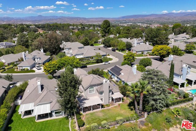 26065 Bellis Drive, Valencia CA: https://media.crmls.org/mediaz/d4b4e90c-7547-4ebf-8576-5b42d4050a43.jpg