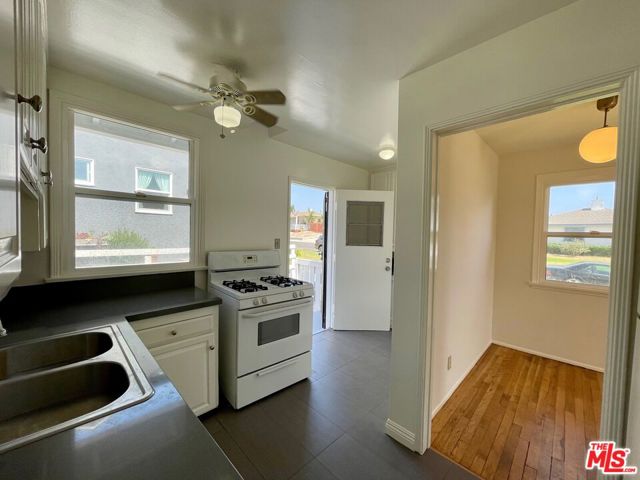 5954 W 85Th Place, Los Angeles CA: https://media.crmls.org/mediaz/d4b53160-3e12-4946-bb5b-2e62098457b7.jpg