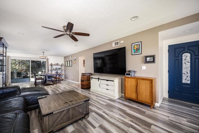 13306 Tawanka Dr, Poway CA: https://media.crmls.org/mediaz/d4b58c14-8577-4e30-af32-1ad091ddca64.jpg