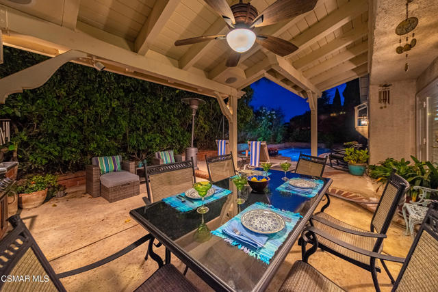11556 Coralberry Court, Moorpark CA: https://media.crmls.org/mediaz/d4b5dae8-8019-48d1-947a-dc40ef118b80.jpg