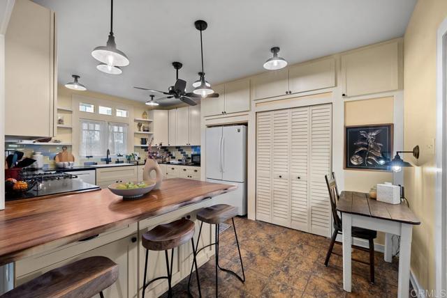 Detail Gallery Image 11 of 41 For 2847 Broadway, San Diego,  CA 92102 - 4 Beds | 4 Baths