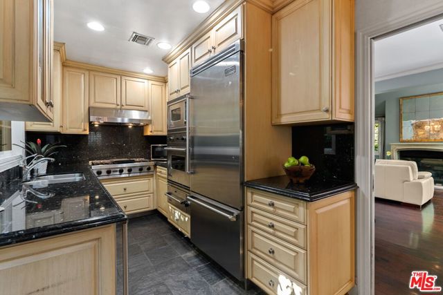 9053 Elevado Street, West Hollywood CA: https://media.crmls.org/mediaz/d4b7168a-d062-4aaf-894d-447ffee3d6e2.jpg