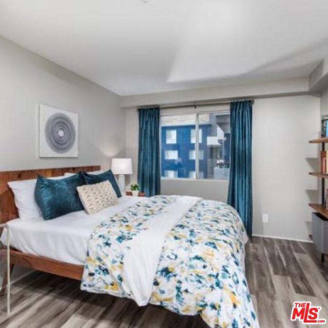 245 PINE Avenue, Long Beach CA: https://media.crmls.org/mediaz/d4b8103e-2675-447f-8471-d233c38b7233.jpg