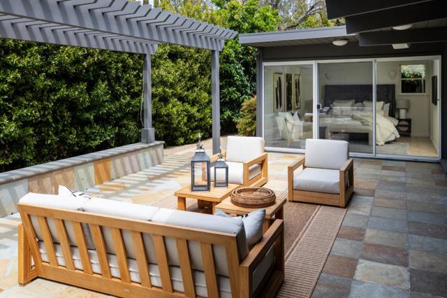 801 Talisman Drive, Palo Alto CA: https://media.crmls.org/mediaz/d4b876e0-e348-402b-85dc-162cbfa14dfe.jpg