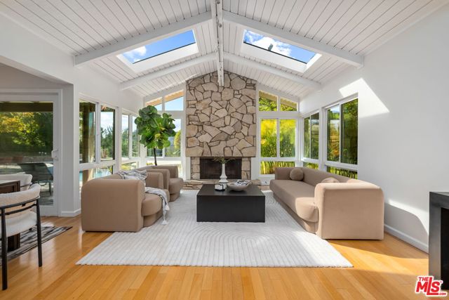 Drew Fenton | 2501 La Condesa Drive Los Angeles CA | MLS: 7163436