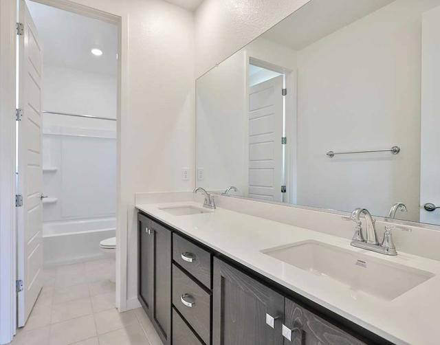 5712 Lake Club Drive, Fairfield CA: https://media.crmls.org/mediaz/d4b947e7-13b7-4c35-be14-7e380c473dd0.jpg