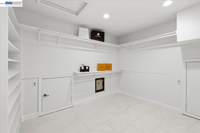 Image 28 of 60 For 5212 Blackhawk Dr