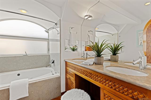 Image 45 of 52 For 2617 Ocean Front Walk