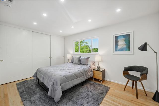 7606 Desertwood Ln, Pleasanton CA: https://media.crmls.org/mediaz/d4bbc6d3-60c7-45b3-bcf2-d88f1a9f0d7e.jpg