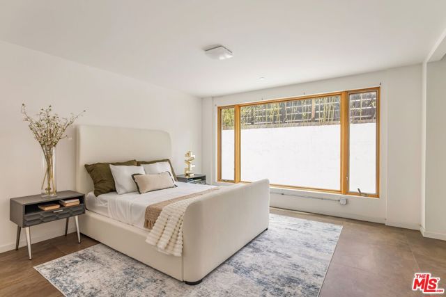 12443 W Sunset Boulevard, Los Angeles CA: https://media.crmls.org/mediaz/d4bbd72f-8de8-490a-8331-d531dd031dd5.jpg