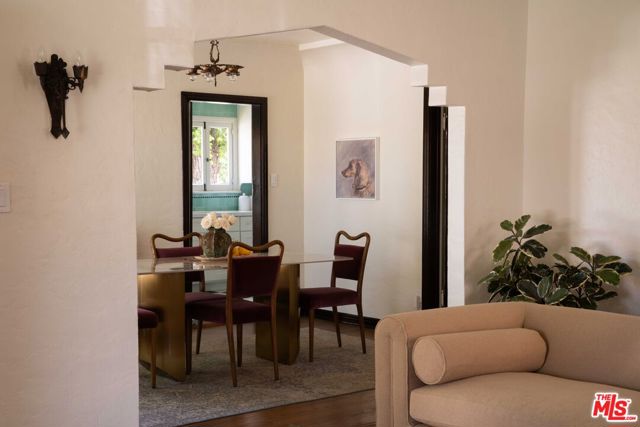 4331 4th Avenue, Los Angeles CA: https://media.crmls.org/mediaz/d4bbde68-de1a-4a65-85fd-50cc516dadc0.jpg
