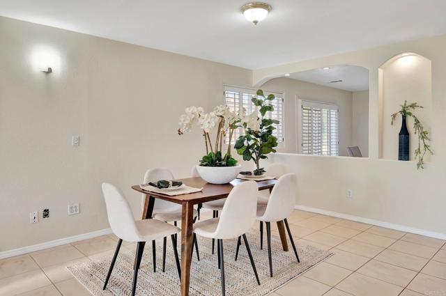 Image 22 of 49 For 2340 Mount Elena Way