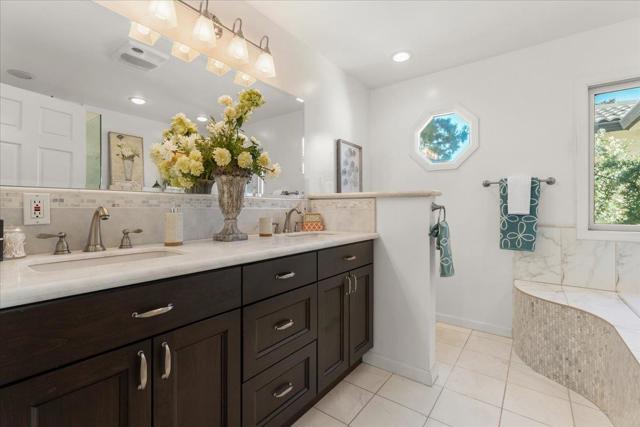 14375 La Rinconada Drive, Los Gatos CA: https://media.crmls.org/mediaz/d4bc290f-c4c1-4525-b1e3-e646383bd1f8.jpg