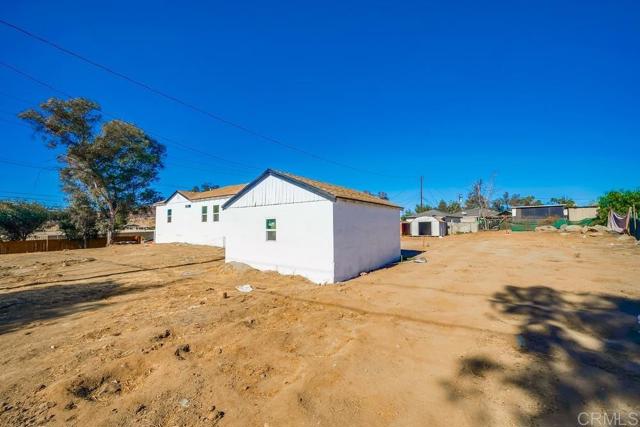 22776 Old Elsinore Road, Perris CA: https://media.crmls.org/mediaz/d4bc3f7e-0909-466a-ae45-58c4bf7300dc.jpg