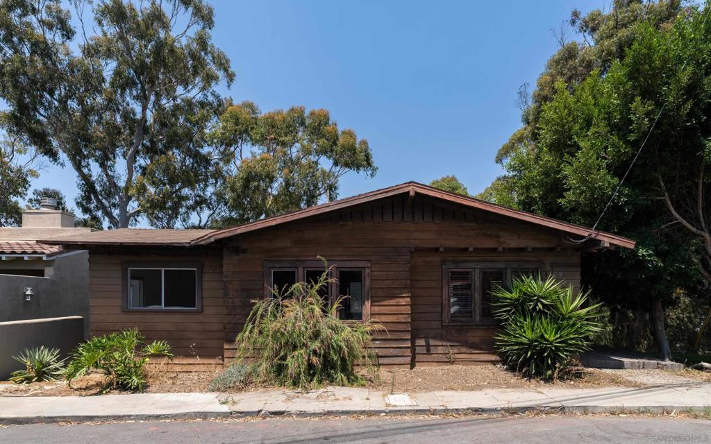 4396 Arcadia Dr