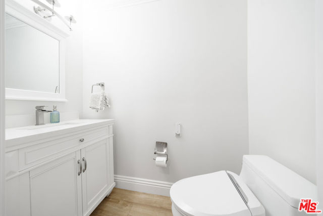 944 S Serrano Avenue, Los Angeles CA: https://media.crmls.org/mediaz/d4bcb5b7-71ce-45ef-bc9f-0b785641c710.jpg
