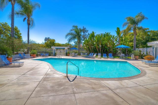 9960 Scripps Vista Way, San Diego CA: https://media.crmls.org/mediaz/d4bcb639-91a8-475b-b08e-5acb6addbc6f.jpg