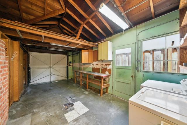 3920 Oneill Drive, San Mateo CA: https://media.crmls.org/mediaz/d4bd24dd-3829-41a9-b170-700cca43f9ad.jpg
