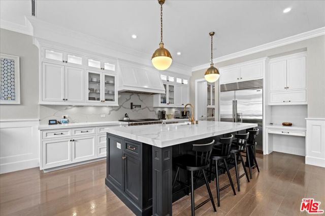 4105 Bellingham Avenue, Studio City CA: https://media.crmls.org/mediaz/d4bd439a-b64a-4247-8e93-f9964a23c283.jpg