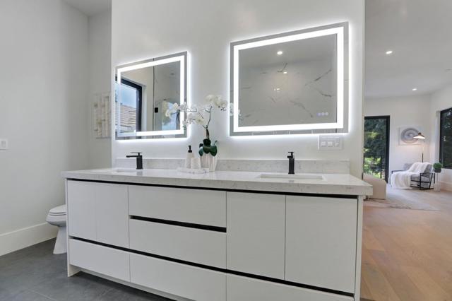 546 9th Avenue, Menlo Park CA: https://media.crmls.org/mediaz/d4bd88d7-8804-415f-9cbb-5bb1c36b7884.jpg