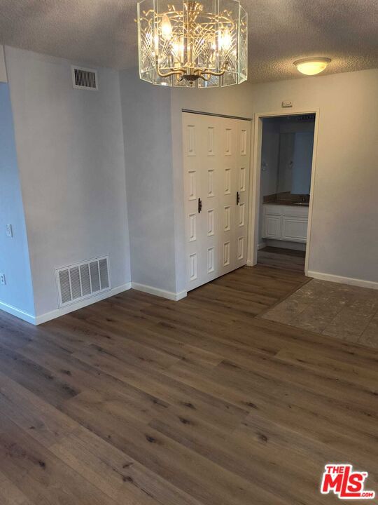 5334 N Lindley Avenue, Encino CA: https://media.crmls.org/mediaz/d4bdf41e-9009-4f00-af7c-84a97e257812.jpg