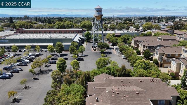 1582 Chandler St, Oakland CA: https://media.crmls.org/mediaz/d4be2072-c9f8-44d3-a2df-2201a5f236d2.jpg