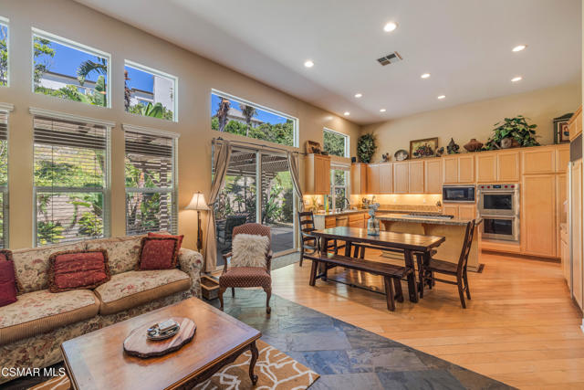 3249 Springbrook Street, Thousand Oaks CA: https://media.crmls.org/mediaz/d4be211f-27f7-455e-8431-9209148db5e4.jpg