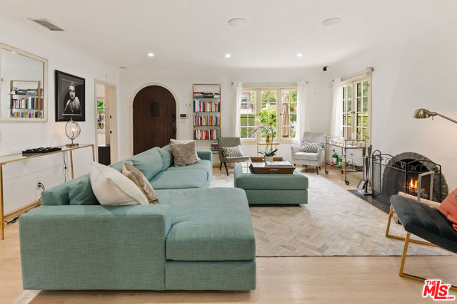 708 Westbourne Drive, West Hollywood CA: https://media.crmls.org/mediaz/d4bed7f0-d021-41e1-b9b9-b807721b9d7d.jpg