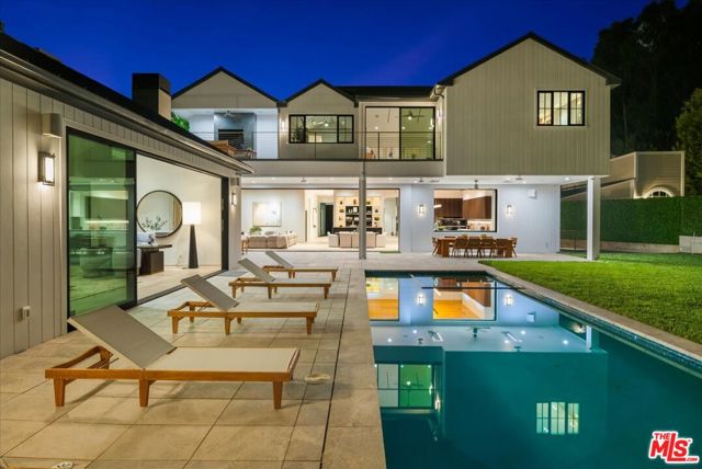 12227 Tweed Lane, Los Angeles CA: https://media.crmls.org/mediaz/d4bf279d-23c4-4703-a9cf-f4355ec5a899.jpg