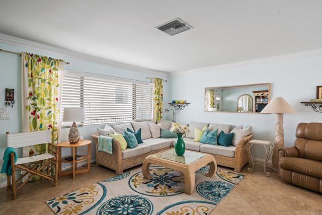 Detail Gallery Image 4 of 28 For 1052 Isabella Ave #D,  Coronado,  CA 92118 - 2 Beds | 1 Baths