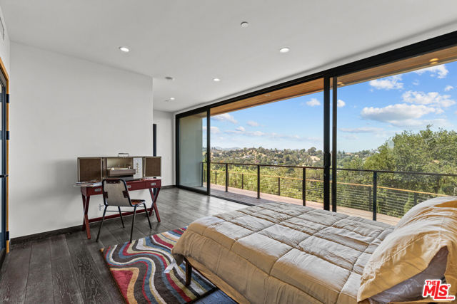 4671 Bedel Street, Woodland Hills CA: https://media.crmls.org/mediaz/d4bfe6d4-0dd0-4e42-a13e-56a189bed77a.jpg