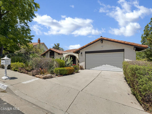 2031 Channelford Road, Westlake Village CA: https://media.crmls.org/mediaz/d4c0a4fe-118d-41e7-ad50-84a35e55efbd.jpg