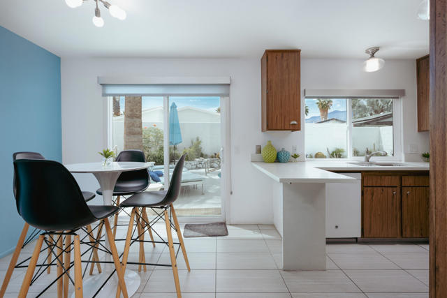913 Arroyo Vista Drive, Palm Springs, CA 92264