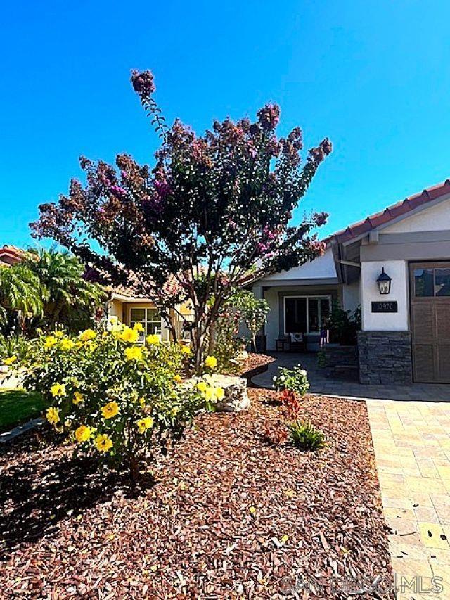 10970 Shy Bird Ln, San Diego CA: https://media.crmls.org/mediaz/d4c0bbea-3800-4b4f-a0a8-8a894c739c28.jpg