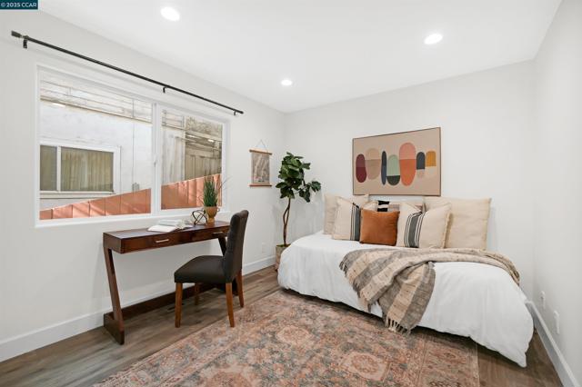 5929 Harbor View Ave, San Pablo CA: https://media.crmls.org/mediaz/d4c0cfe5-d892-48b5-81c4-1cf2ee49d7bc.jpg