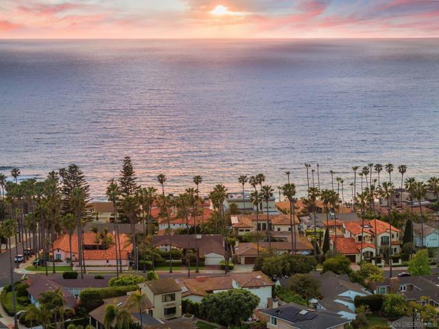 6423 Avenida Cresta, La Jolla CA: https://media.crmls.org/mediaz/d4c11f33-3b82-40cd-a5ae-c813cfd9a389.jpg
