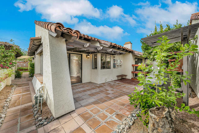 60 Calle Solano, Rancho Mirage CA: https://media.crmls.org/mediaz/d4c15f73-3824-4f35-8435-0cd34019454e.jpg