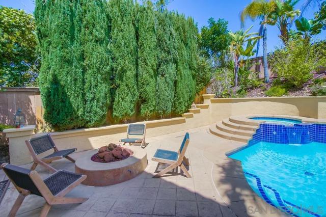 11523 Sun Ray Ct, San Diego CA: https://media.crmls.org/mediaz/d4c19fb7-c007-4ba9-b7d8-deee88b6f1fb.jpg