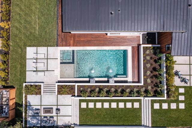 3964 Jefferson Avenue, Redwood City CA: https://media.crmls.org/mediaz/d4c1a836-077d-487a-bcf6-a64fdf585548.jpg