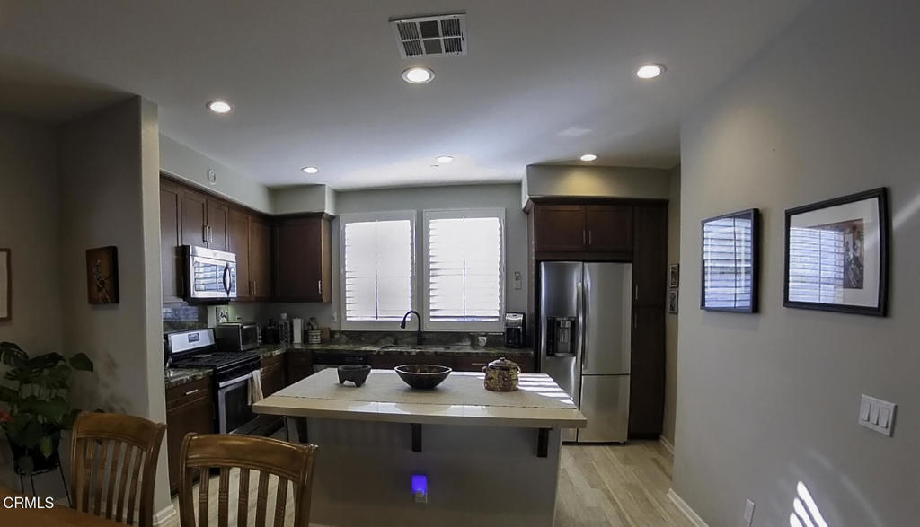 3661 Islander Walk Walk