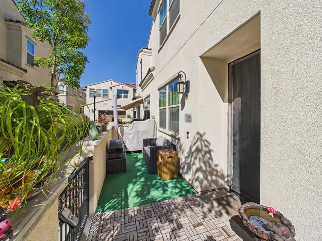 1922 Corte Zafiro, Chula Vista CA: https://media.crmls.org/mediaz/d4c20dce-6936-46e7-b853-097f398dbf2c.jpg